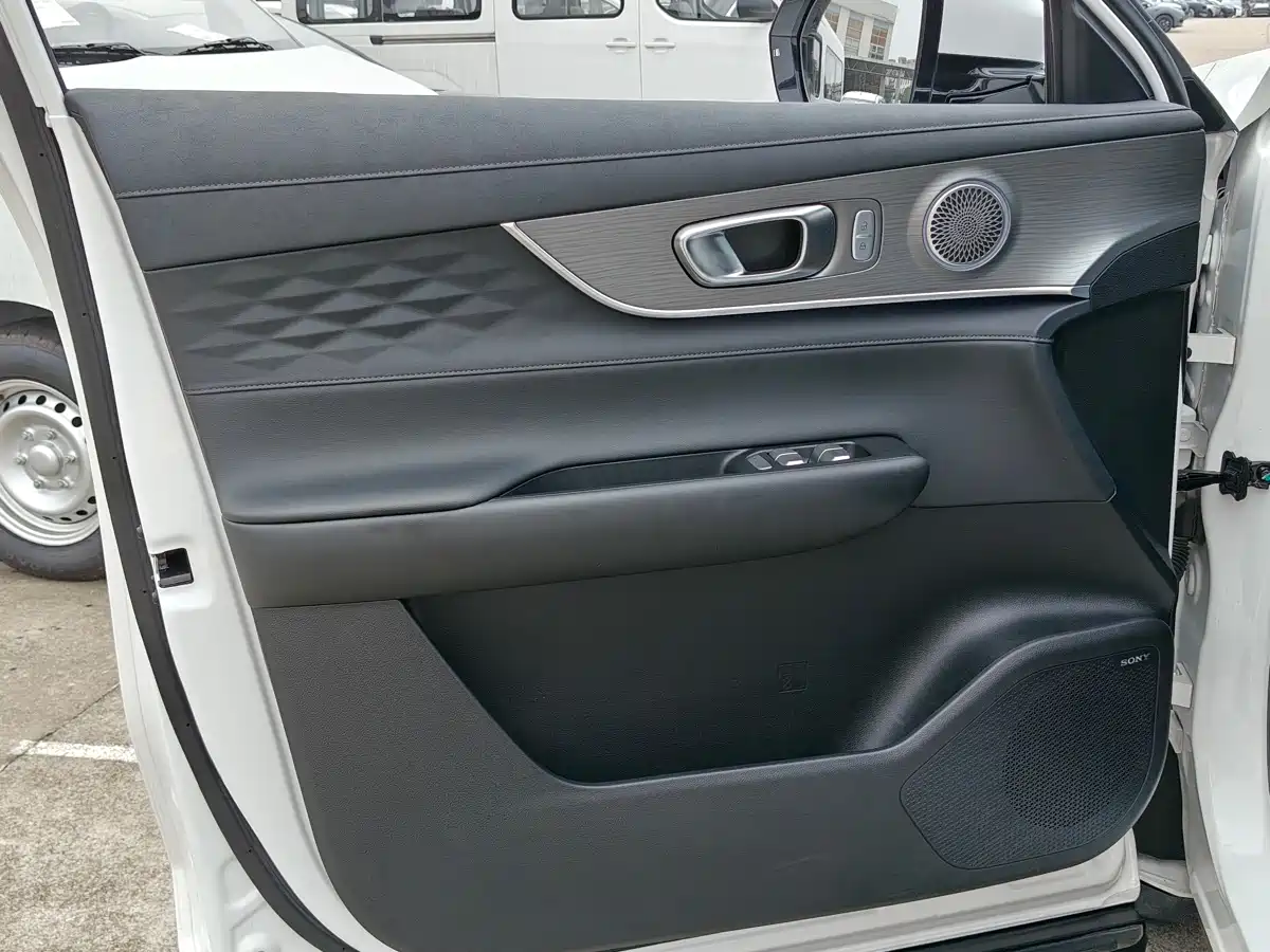 Chery Tiggo 8 PLUS 2024 2025 290TGDI DCT Luxury 5-seater