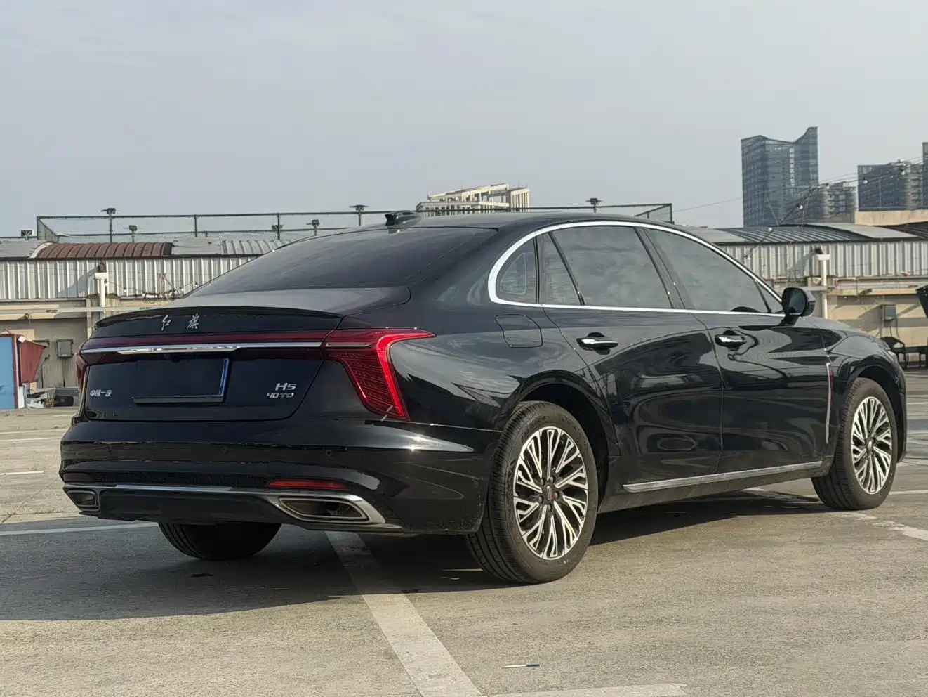 Hongqi H5 2024 1.5T DCT Smart Connect Flag Rhythm Edition фото 4