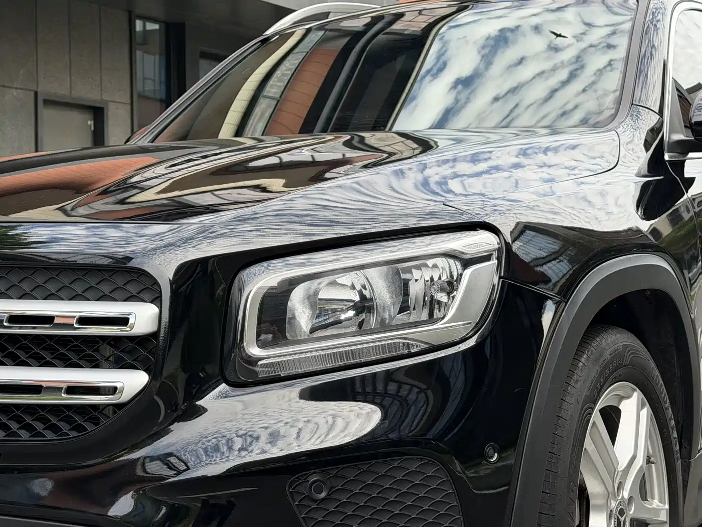 MERCEDES-BENZ GLB