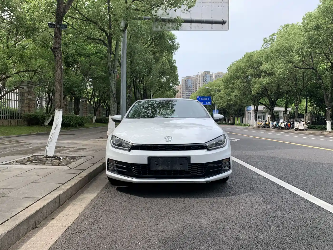 Volkswagen Scirocco 2015 1.4TSI Trend Edition фото 2
