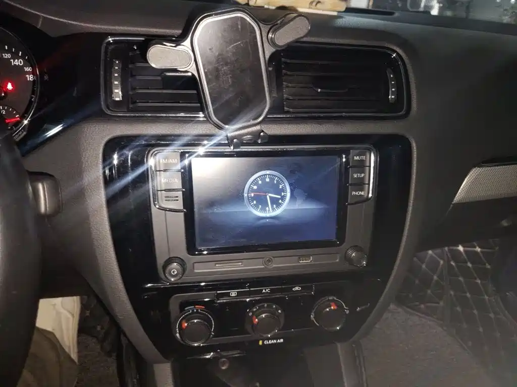 Volkswagen Sagitar 2017 230TSI Automatic Comfort фото 6