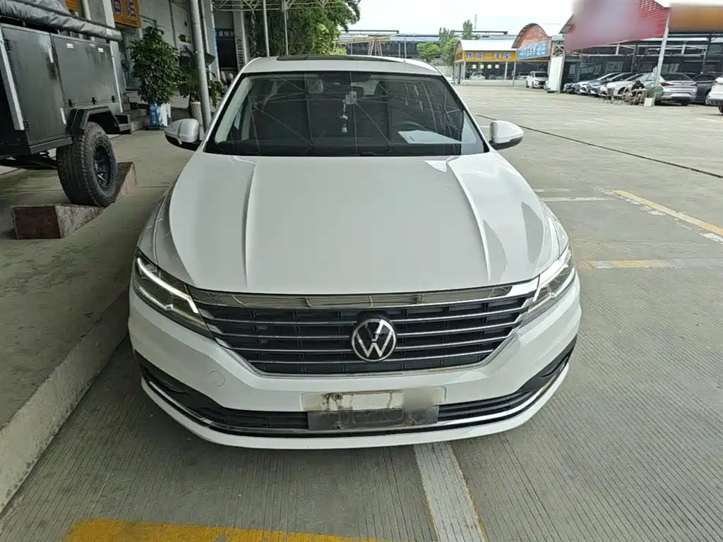 Volkswagen Lavida 2022 1.5L Auto Comfort Edition фото 3