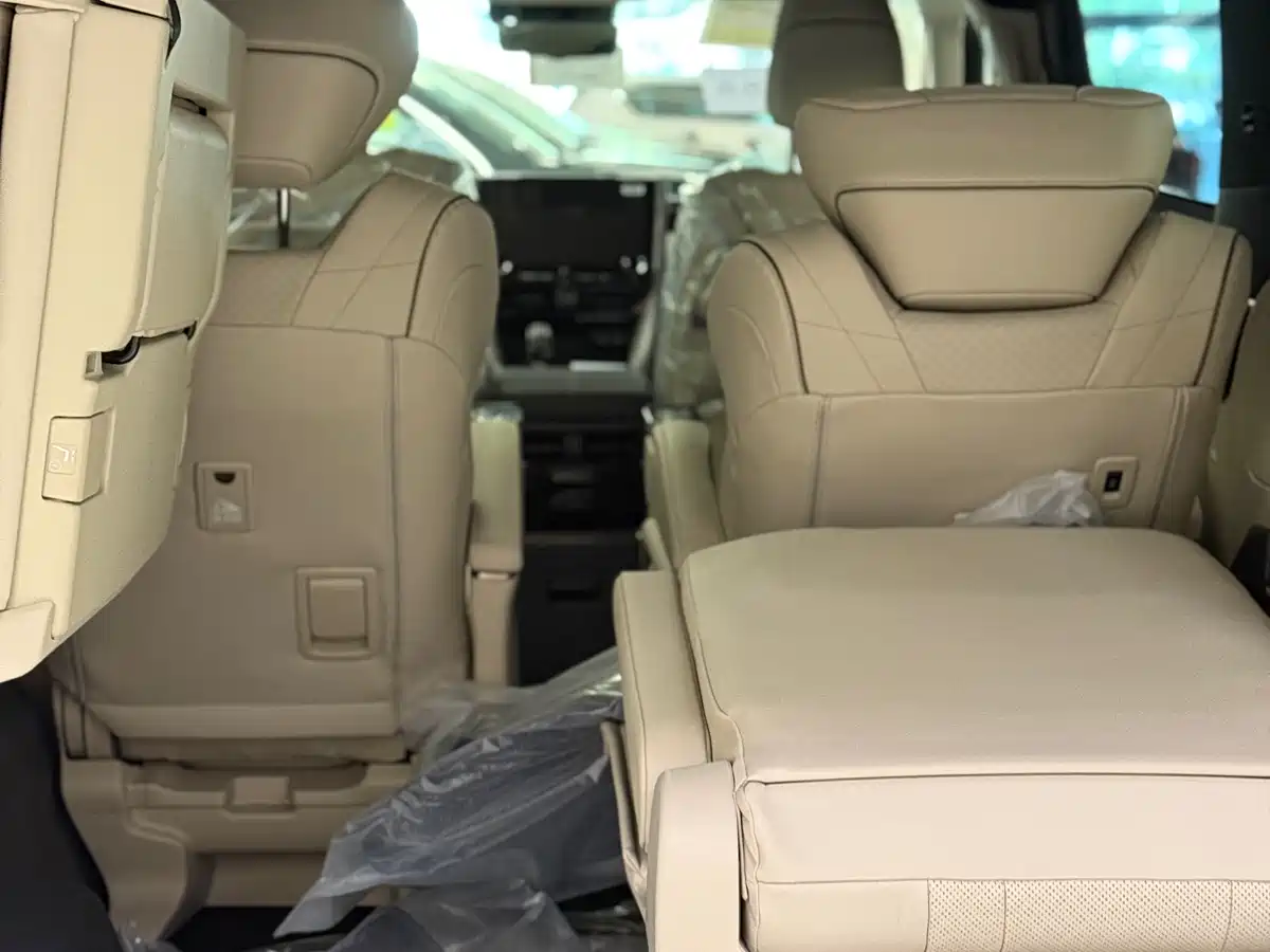 Toyota Vellfire 2024 Crown Hybrid 2.5L Premium Edition фото 9