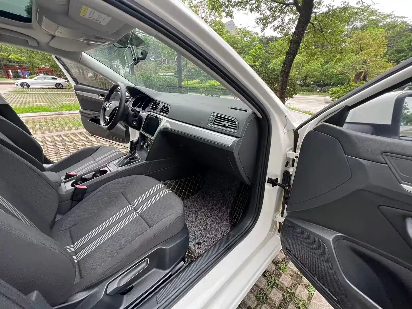 Volkswagen Lamando 2018 230TSI DSG Trend Edition фото 14