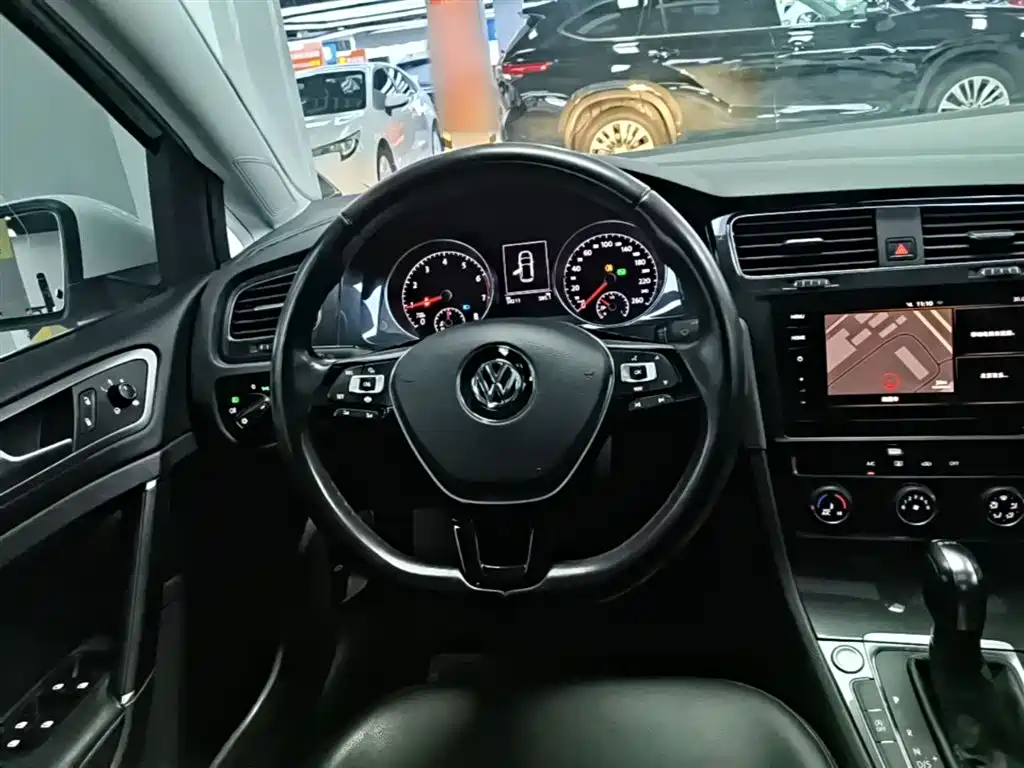 Volkswagen Golf 2020 Beloved Edition 280TSI DSG Comfort фото 11