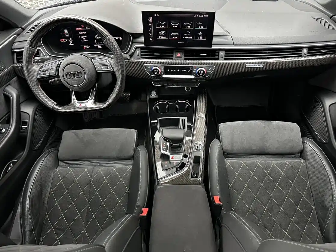 Audi A4L 2020 40 TFSI quattro Luxury Dynamic фото 7