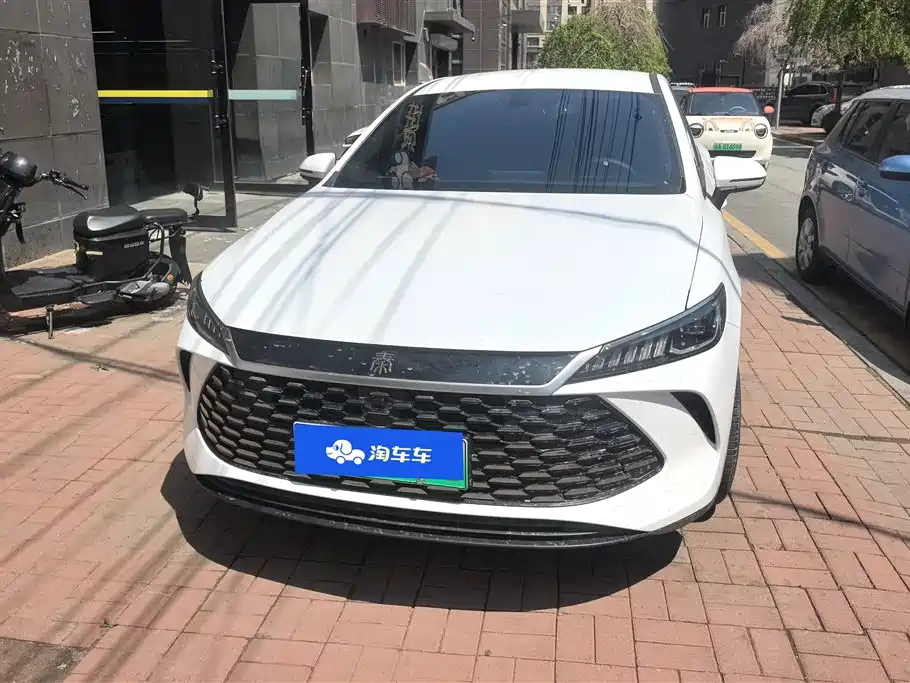 BYD Qin PLUS 2025 DM-i Smart Drive 55KM Leader фото 2