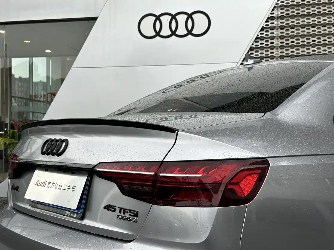 Audi A4L 2020 40 TFSI quattro Luxury Dynamic фото 16