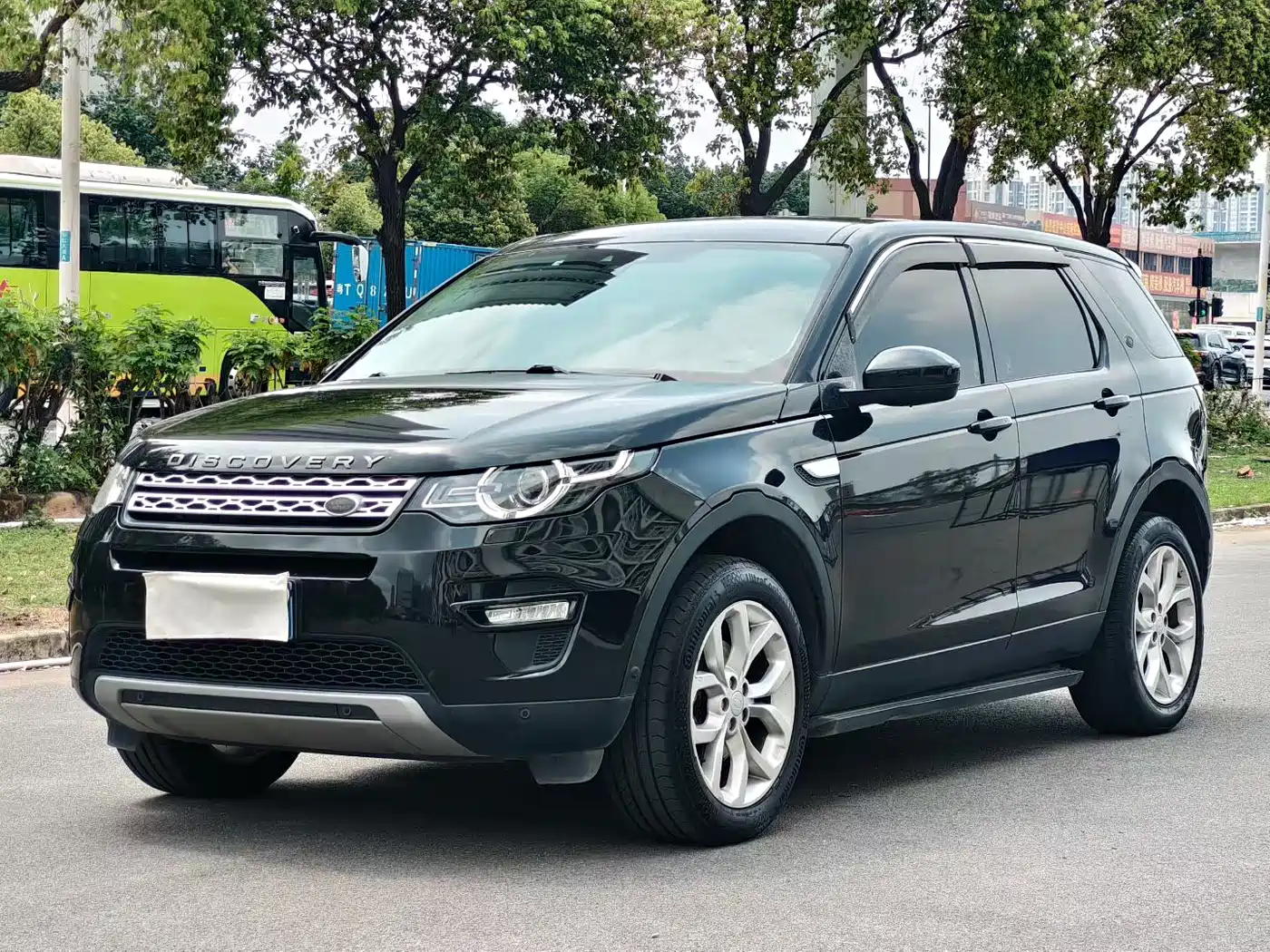 Land Rover Discovery Sport 2018 240PS HSE Edition фото 2
