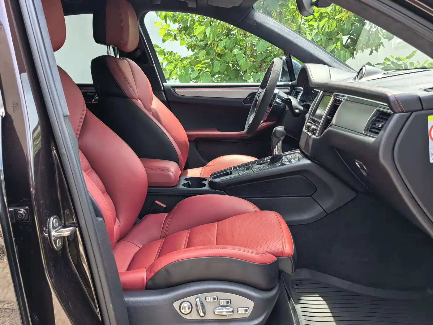 Porsche Macan 2016 Macan Turbo 3.6T фото 10