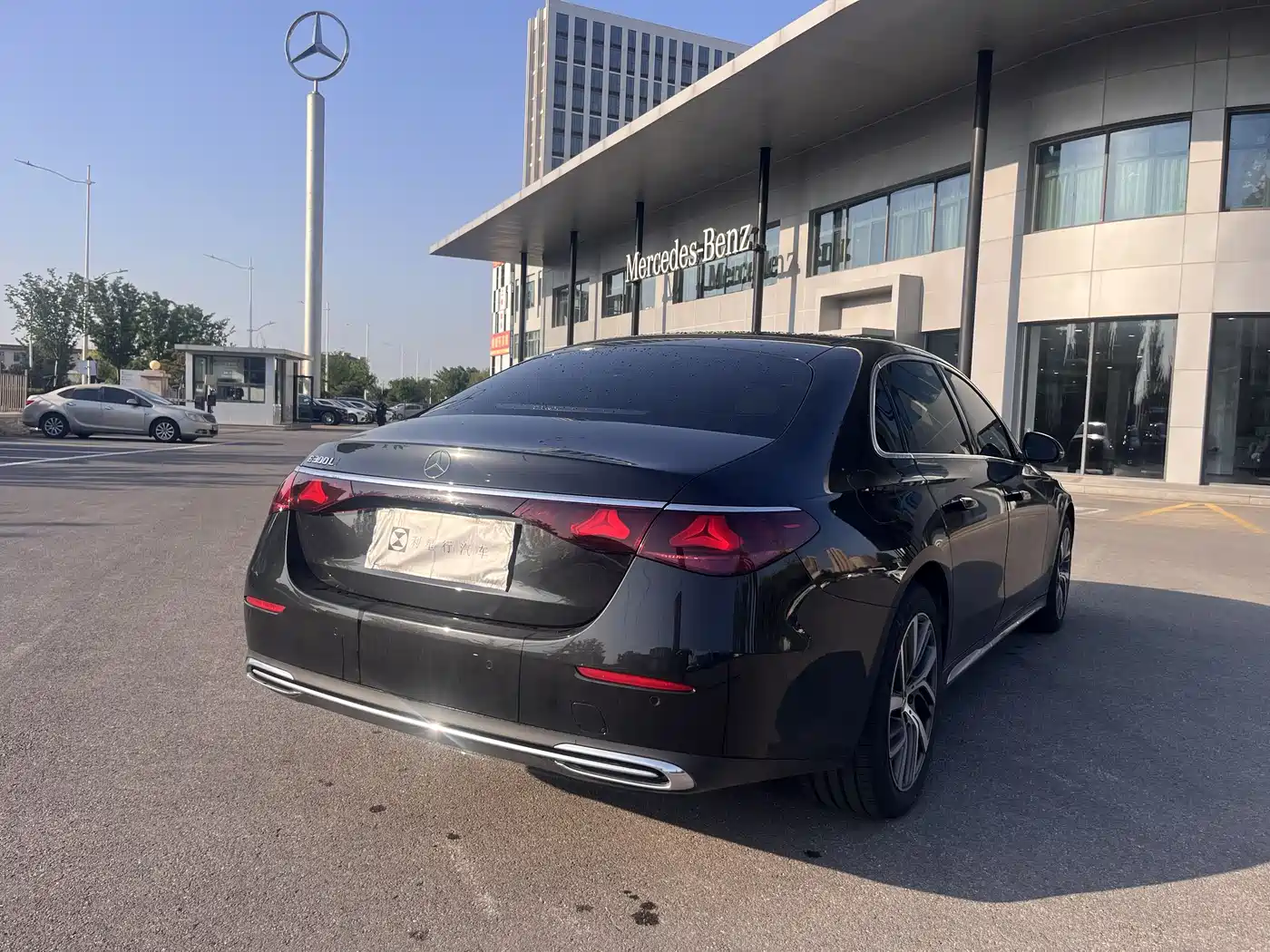 Mercedes-Benz E-Class 2025 E 300 L Fashion фото 9