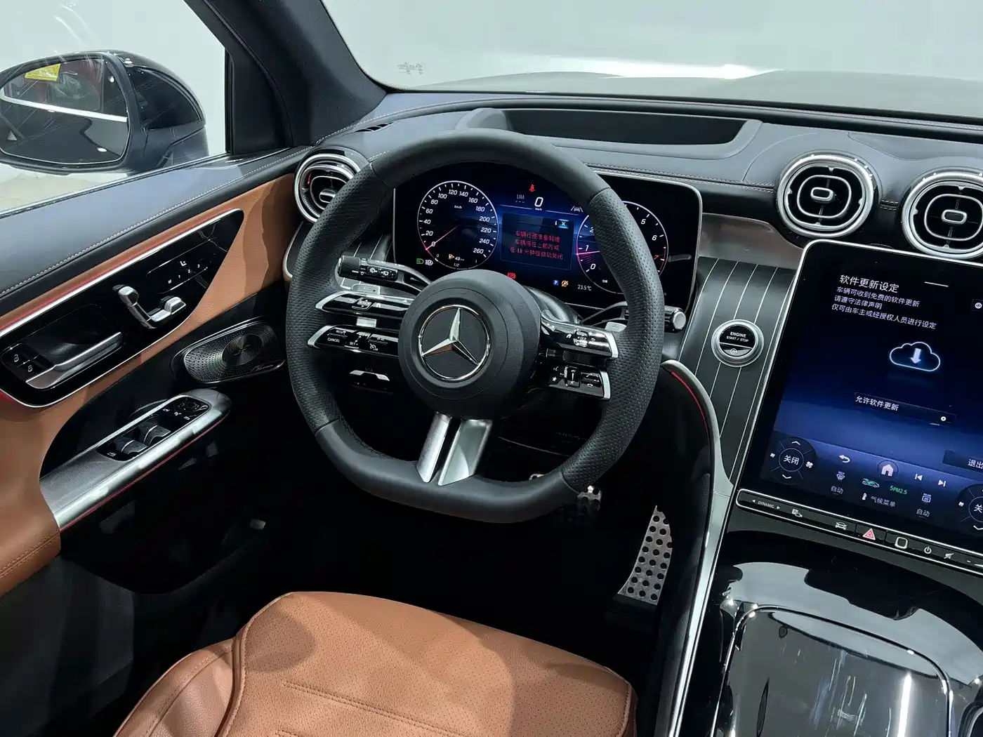 Mercedes-Benz GLC 2025 GLC 300 L 4MATIC Luxury 5-seater фото 4