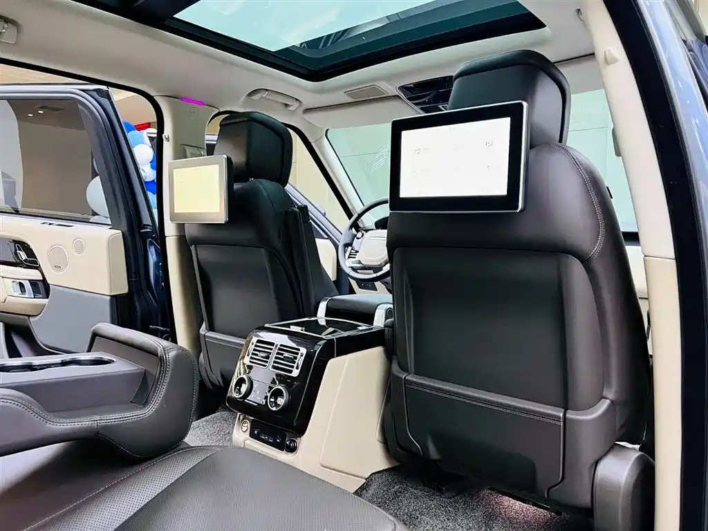 Land Rover Range Rover 2020 3.0 L6 Heritage Extended Edition фото 15
