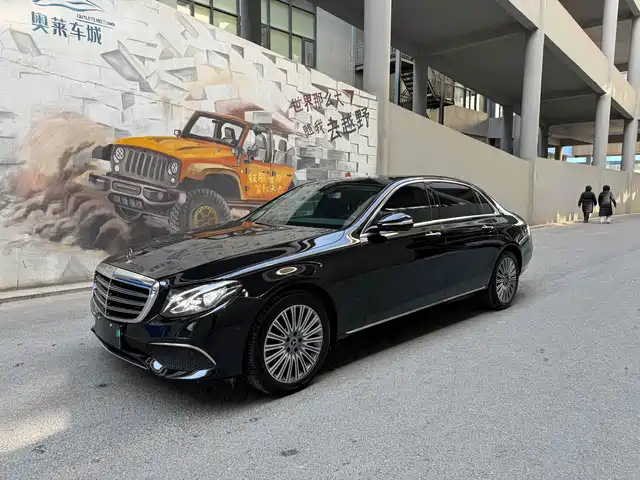 MERCEDES-BENZ E CLASS