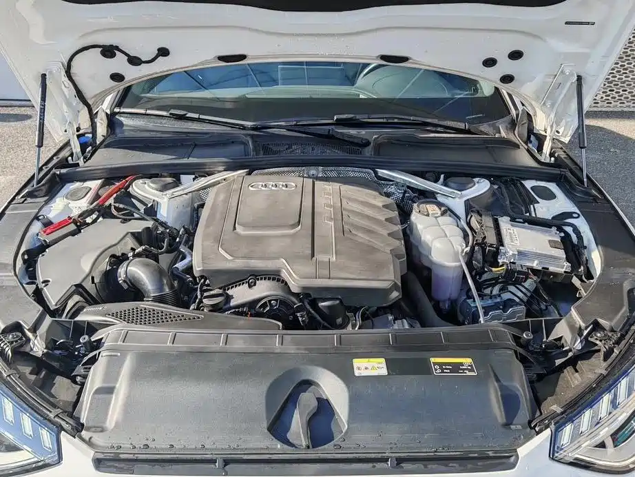 Audi A4L 2023 40 TFSI Luxury Sport фото 15