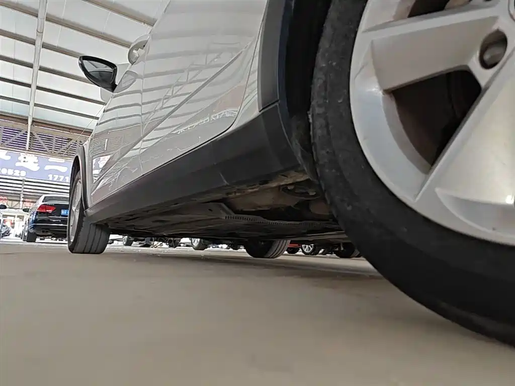 Škoda Octavia 2018 Model Wagon TSI230 DSG Comfort Edition фото 22