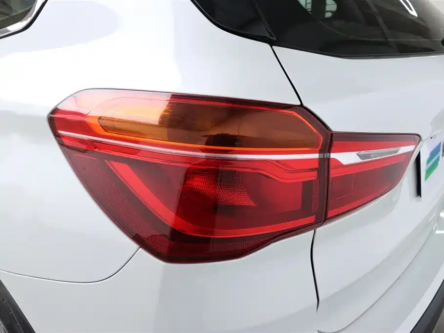 BMW X1 2019 sDrive18Li Fashion Model фото 35