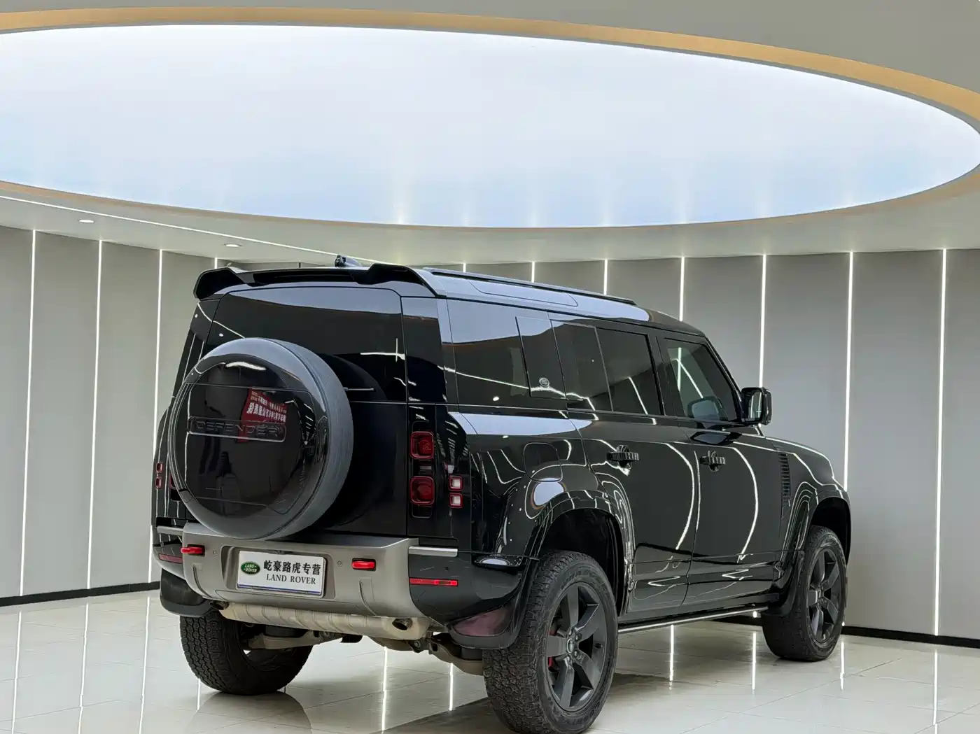 Land Rover Defender 2023 Facelift 110 3.0T P400 X-DYNAMIC HSE фото 9