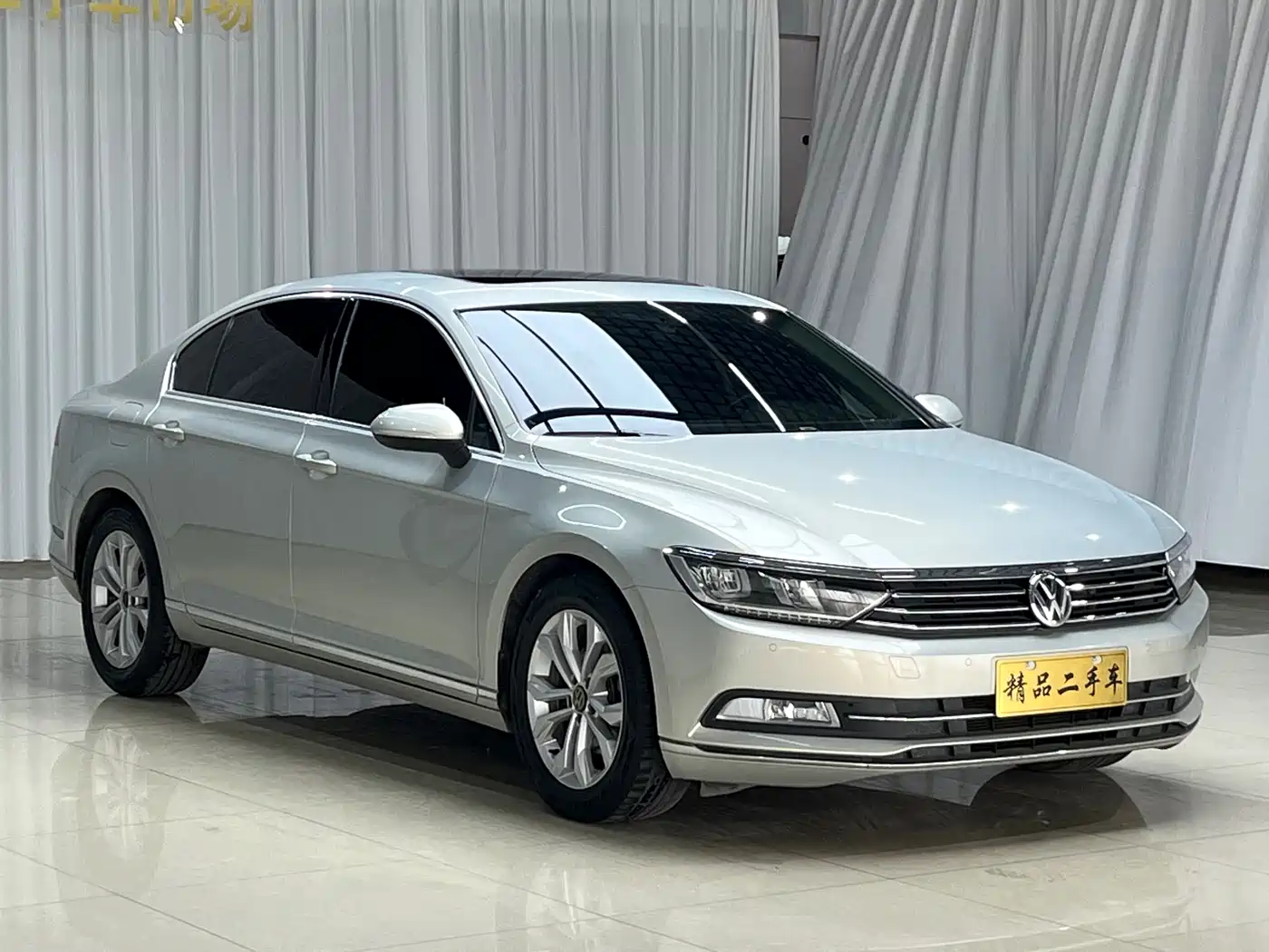 Volkswagen Magotan 2018 380TSI DSG Luxury фото 3