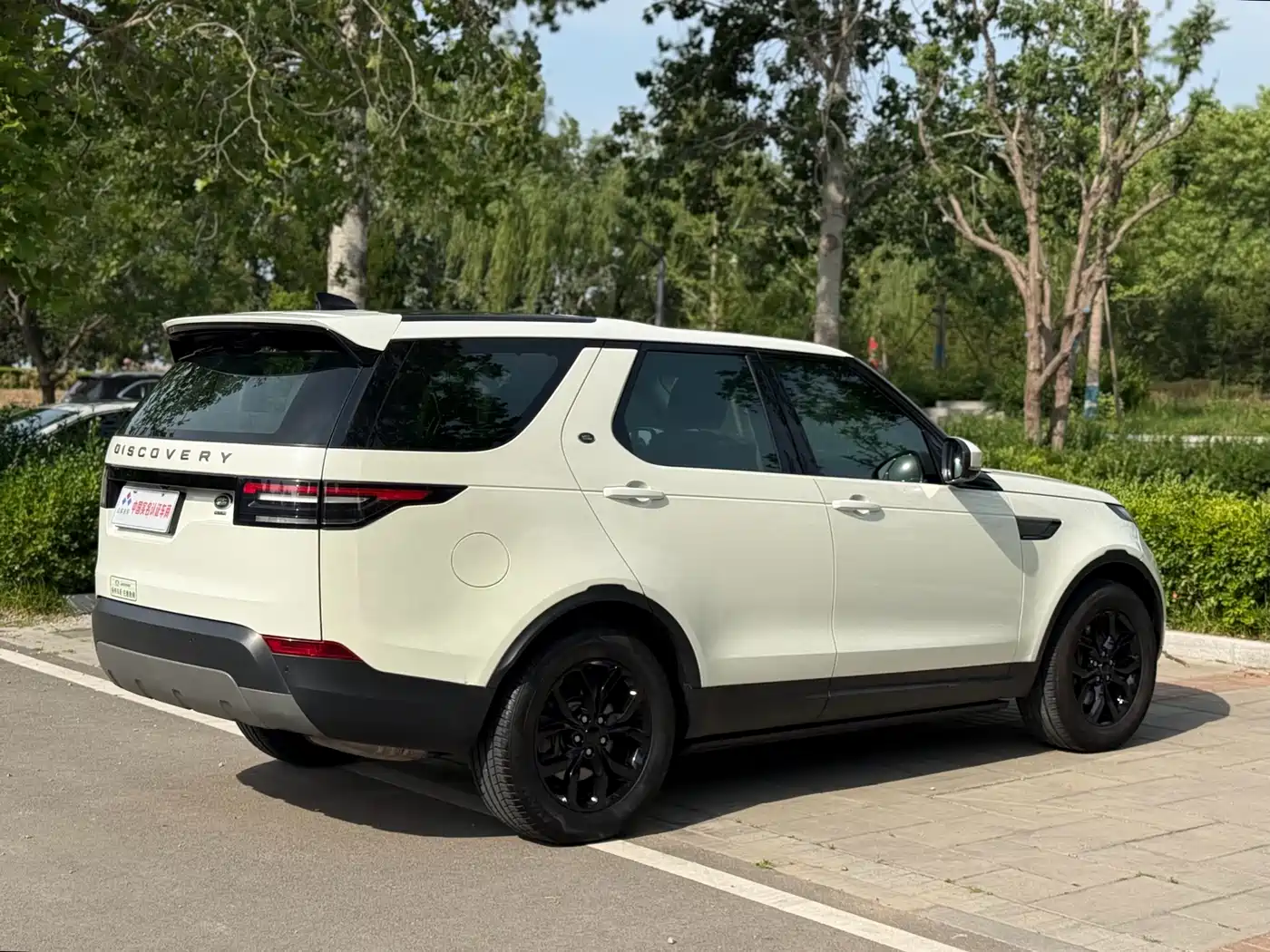 Land Rover Discovery 2018 3.0 SC V6 SE фото 18