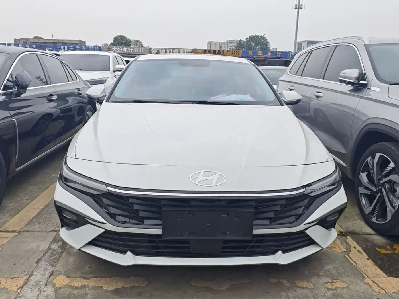Hyundai Elantra 2023 1.5L CVT GLS Premium фото 2