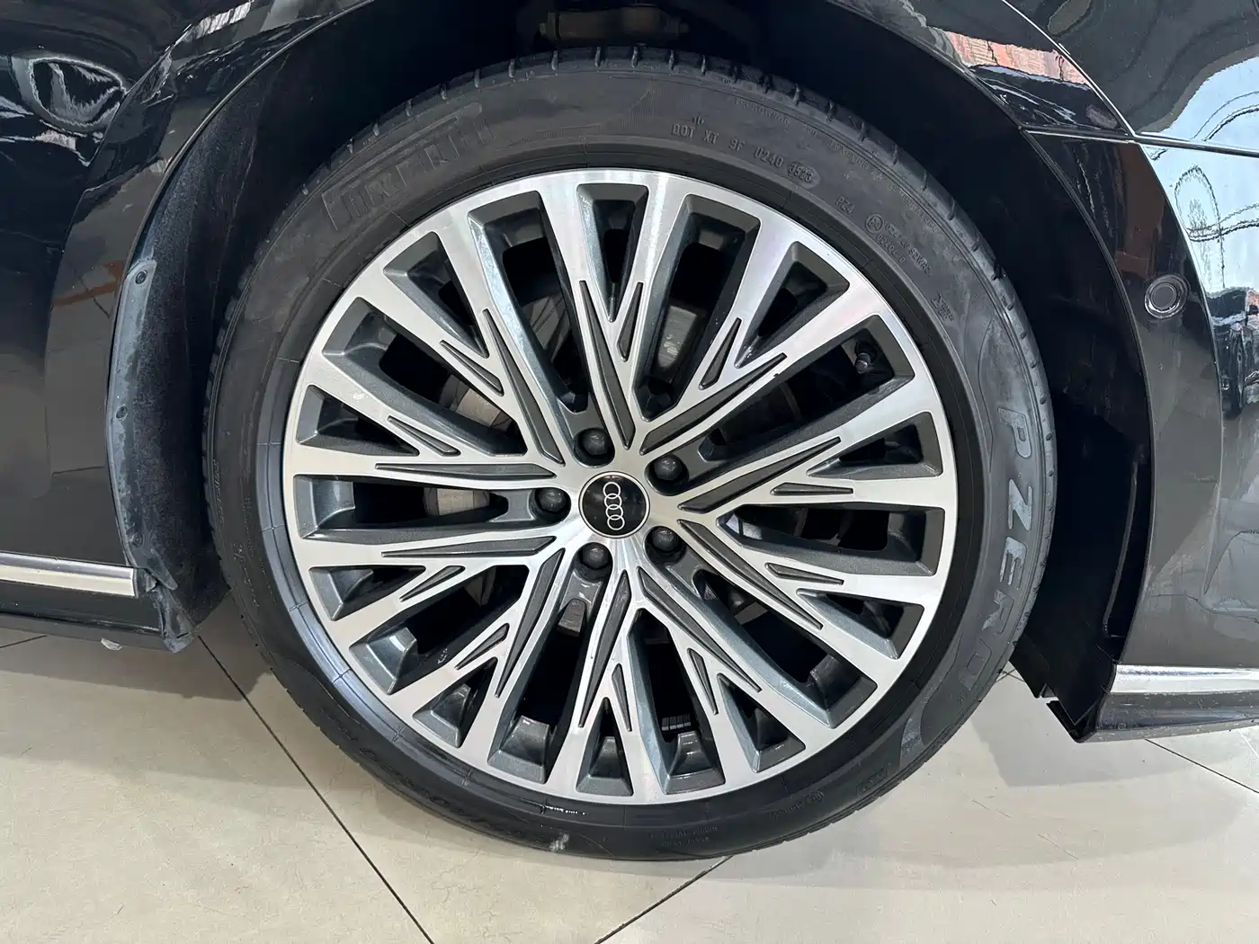 Audi A8 2024 Model A8L 50 TFSI quattro Premium Selection фото 5