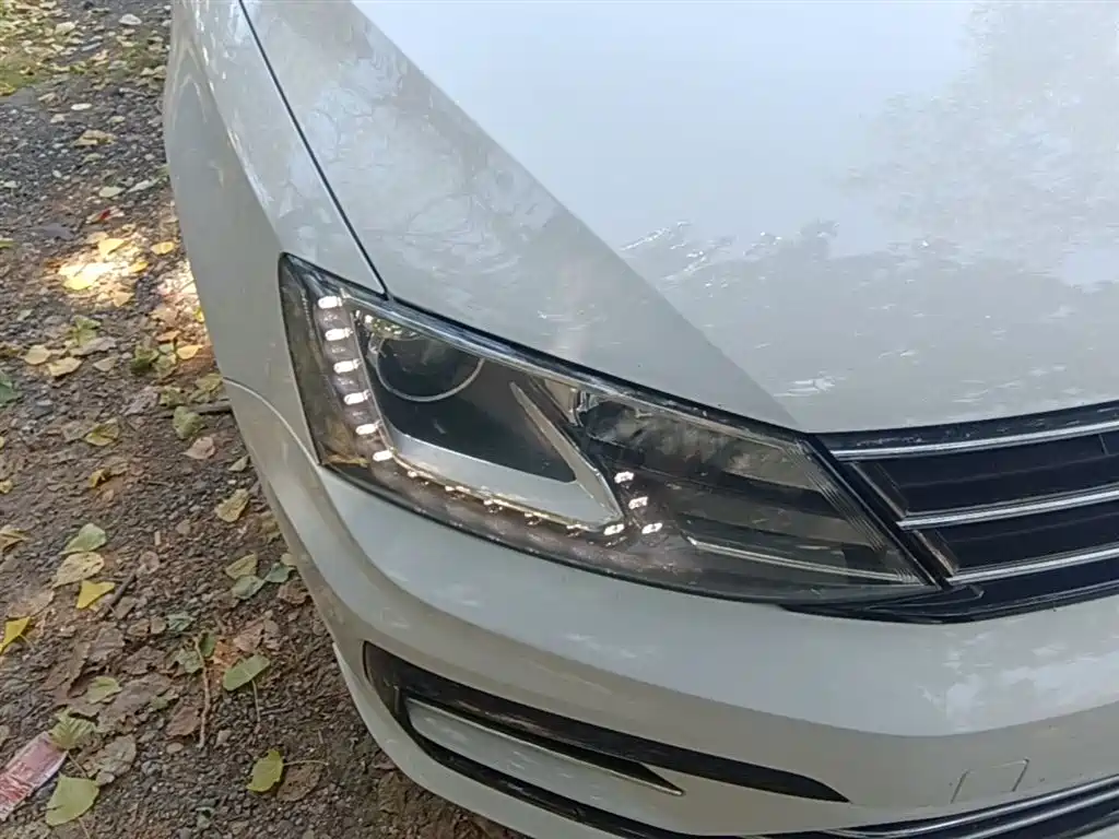 Volkswagen Sagitar 2018 280TSI DSG Spark Edition фото 13