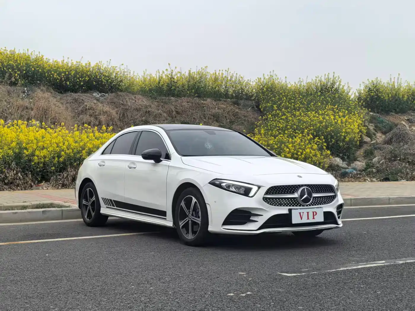 Mercedes-Benz A-Class 2023 A 200 L Fashion фото 3