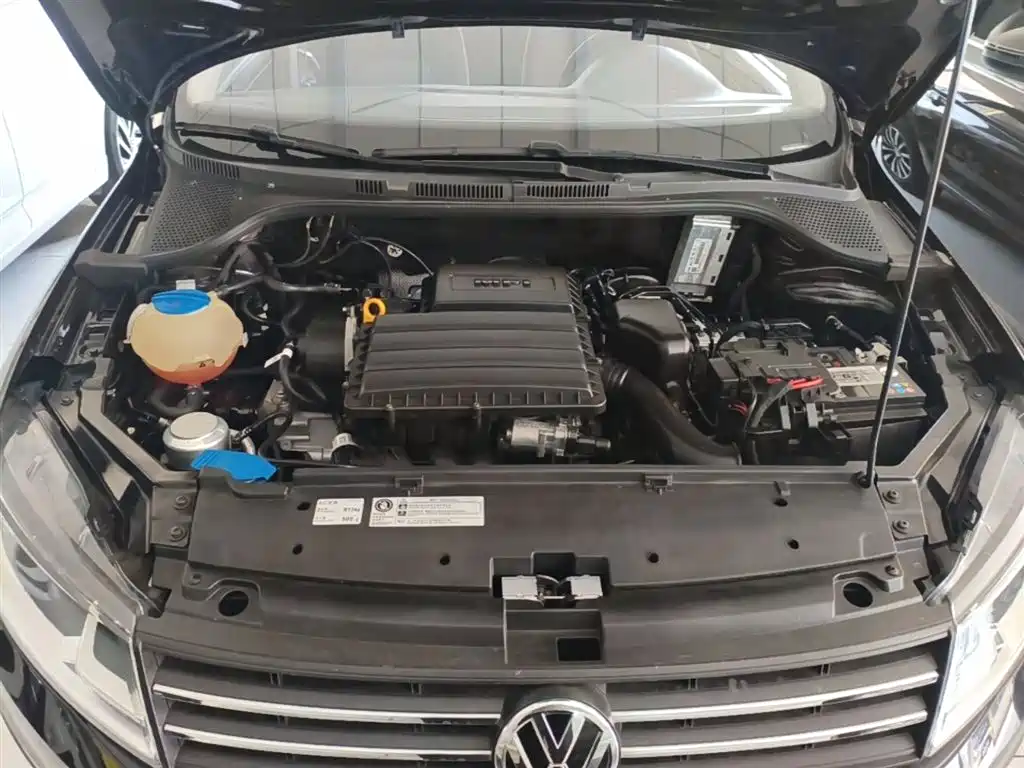 VOLKSWAGEN SANTANA