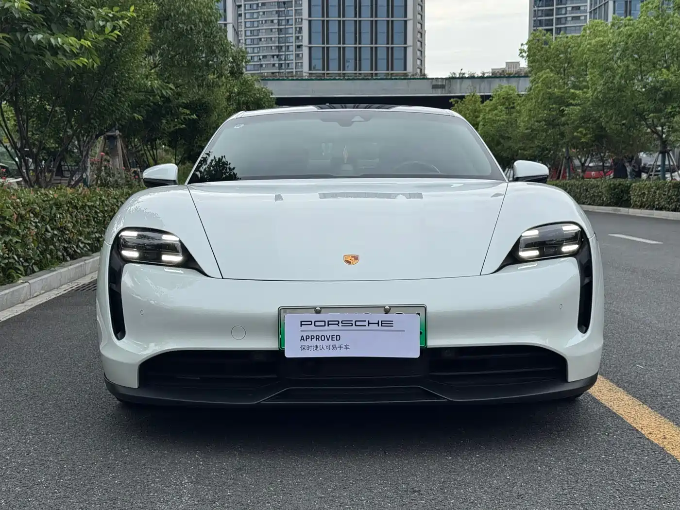 Porsche Taycan 2020 Taycan фото 2