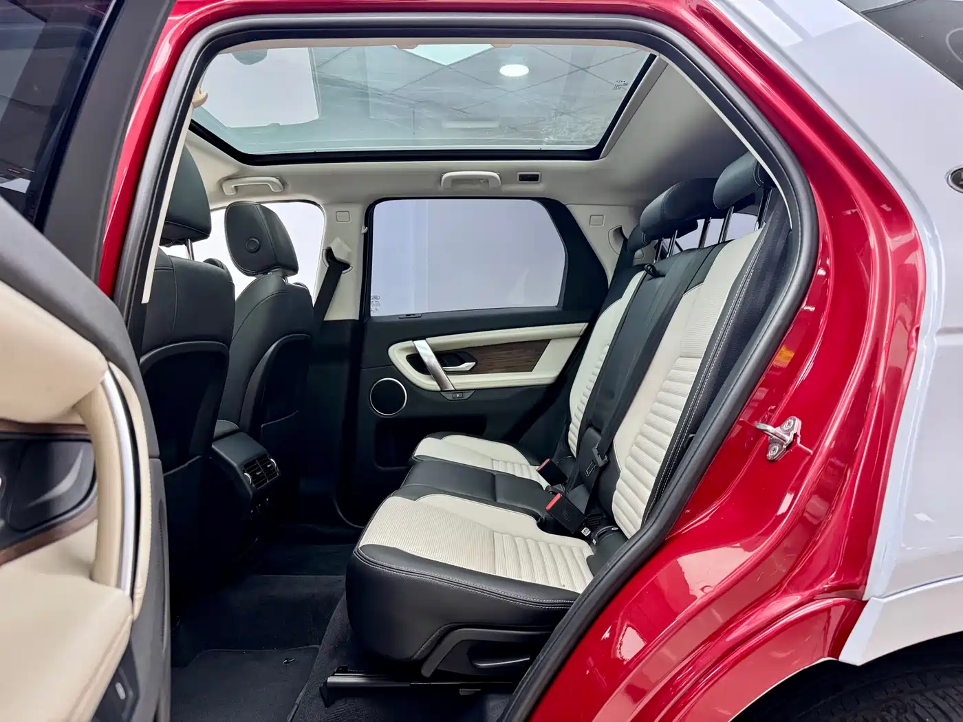 Land Rover Discovery Sport 2020 249PS R-Dynamic Performance Tech 7-seater фото 9