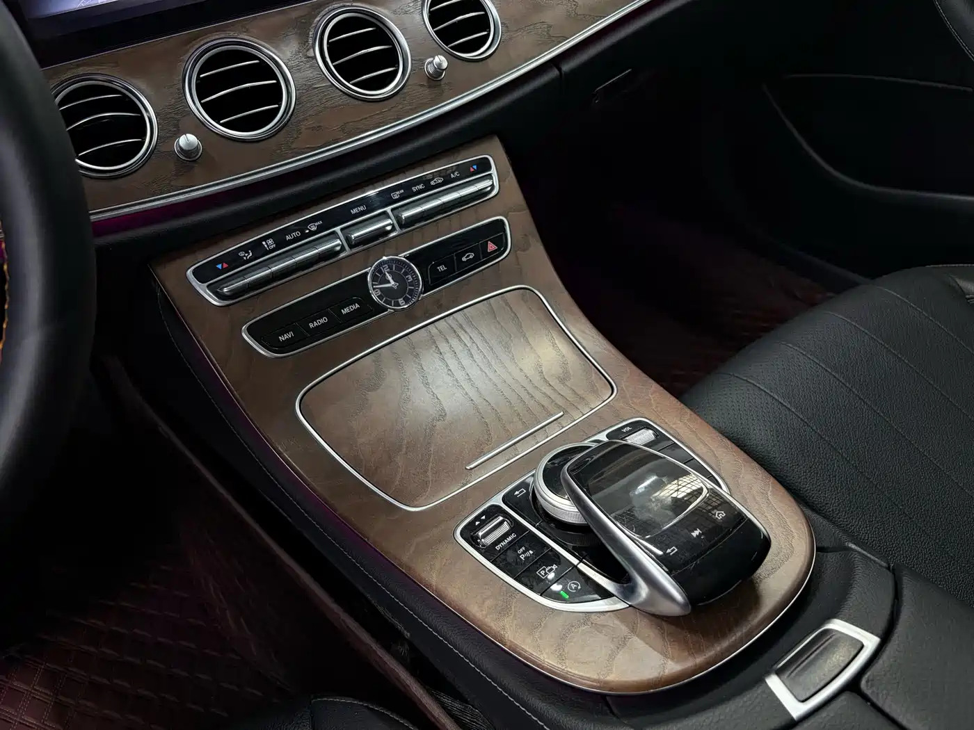 Mercedes-Benz E-Class 2017 E 300 L Luxury фото 16