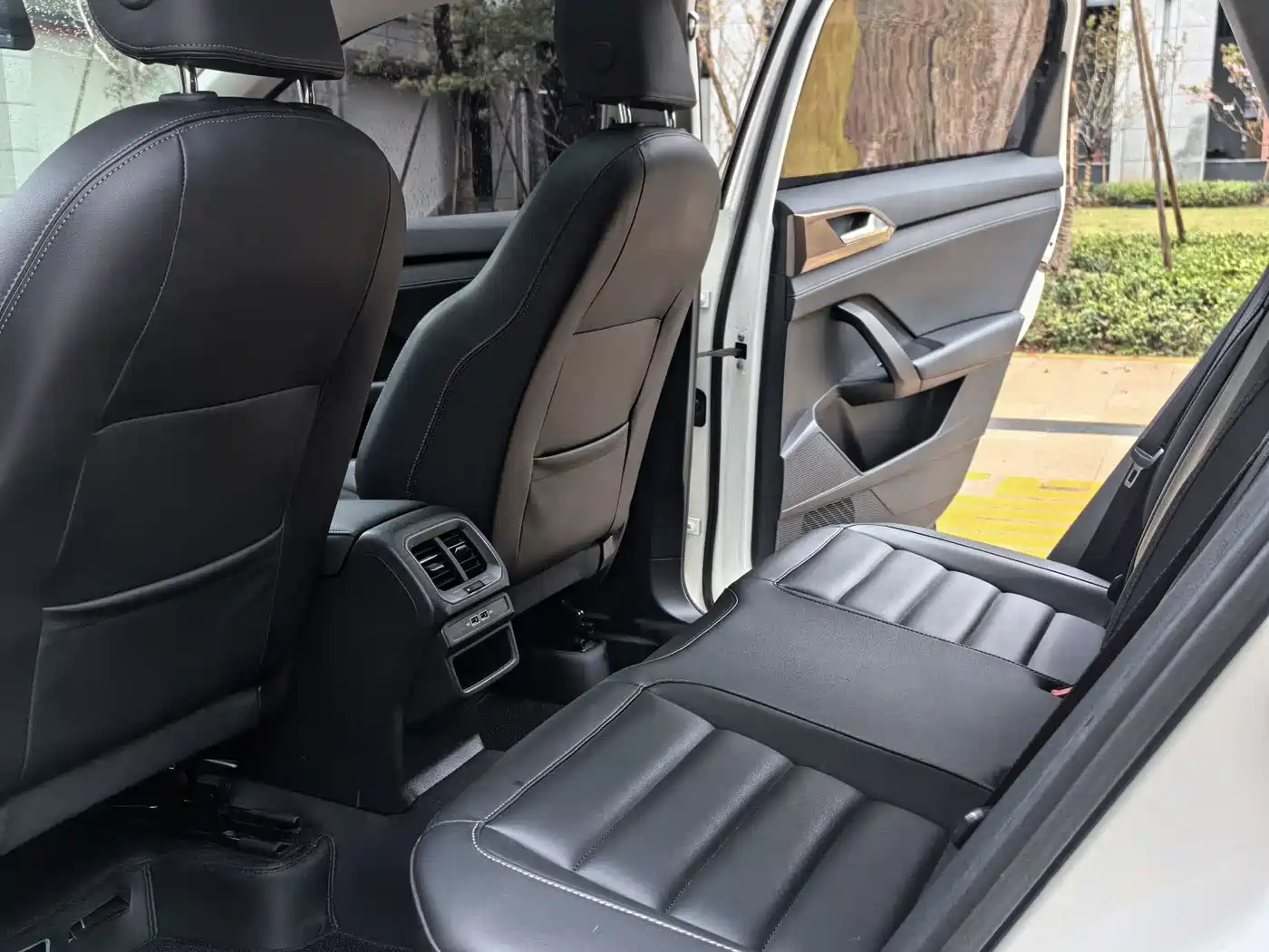 Volkswagen Tharu 2020 280TSI 2WD Comfort Edition China VI фото 13