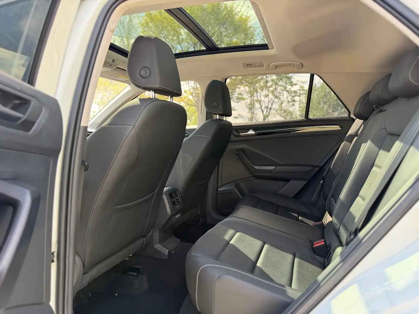 Volkswagen T-ROC 2022 280TSI DSG 2WD Comfort PLUS фото 6