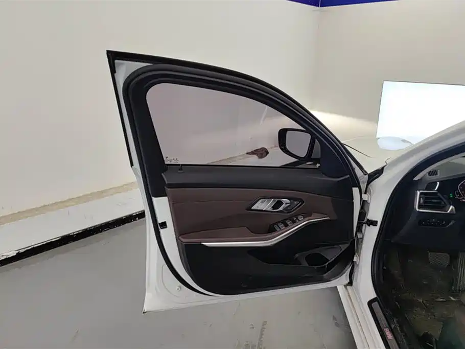 BMW 3 Series 2021 320i Sport Package фото 7