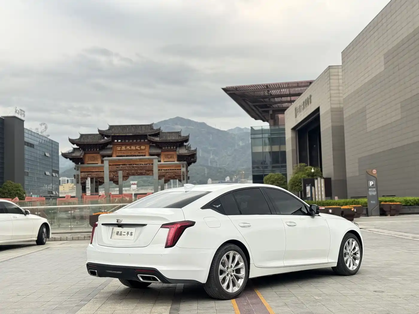 CADILLAC CT5