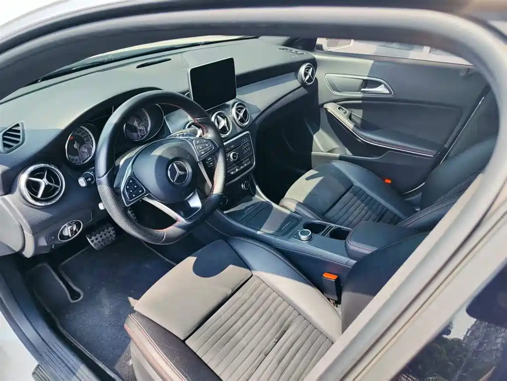 Mercedes-Benz CLA (Import) 2015 CLA 220 4MATIC фото 9
