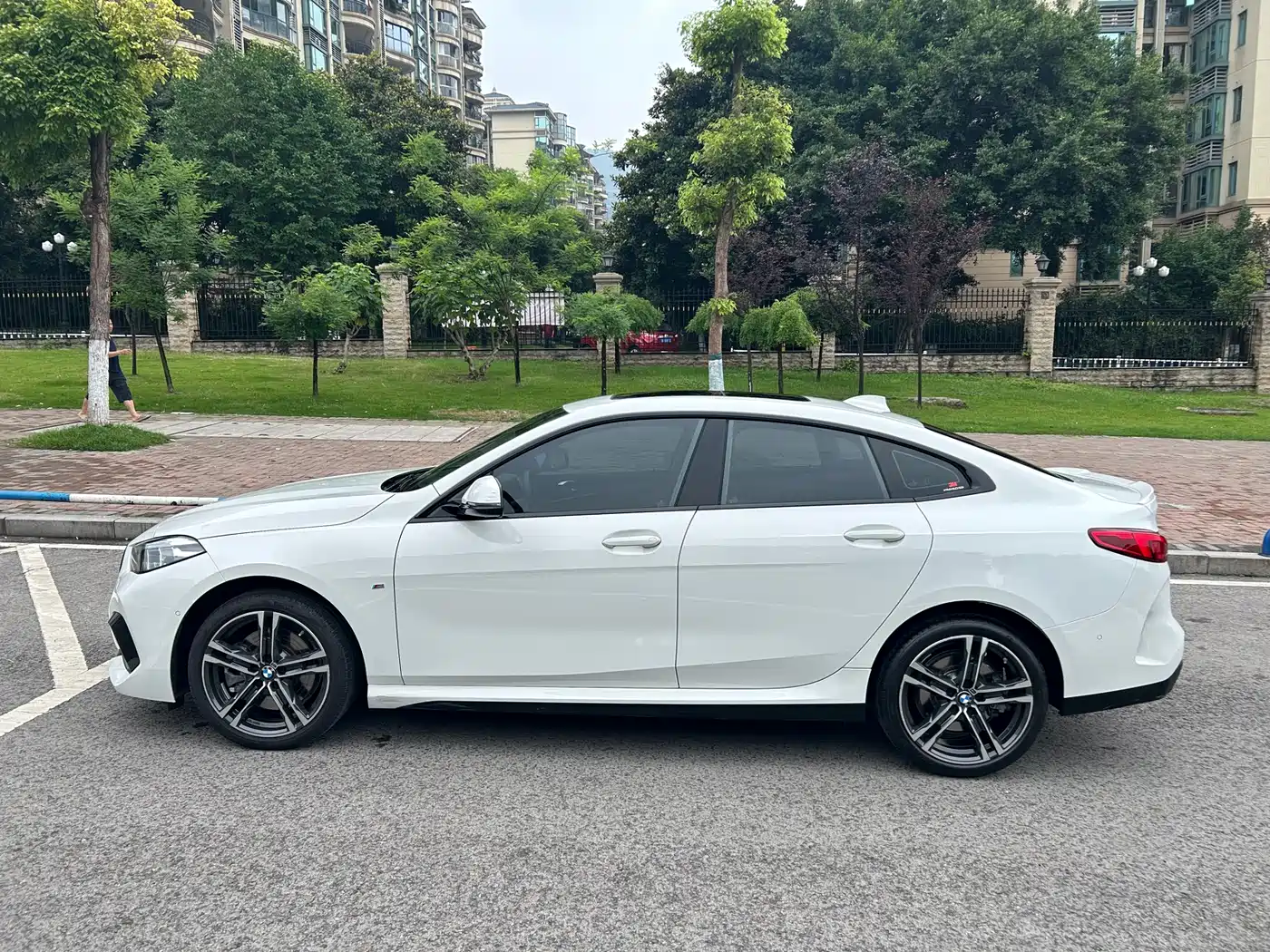 BMW 2 Series (Import) 2023 225i 4-Door Coupe M Sport Package фото 4