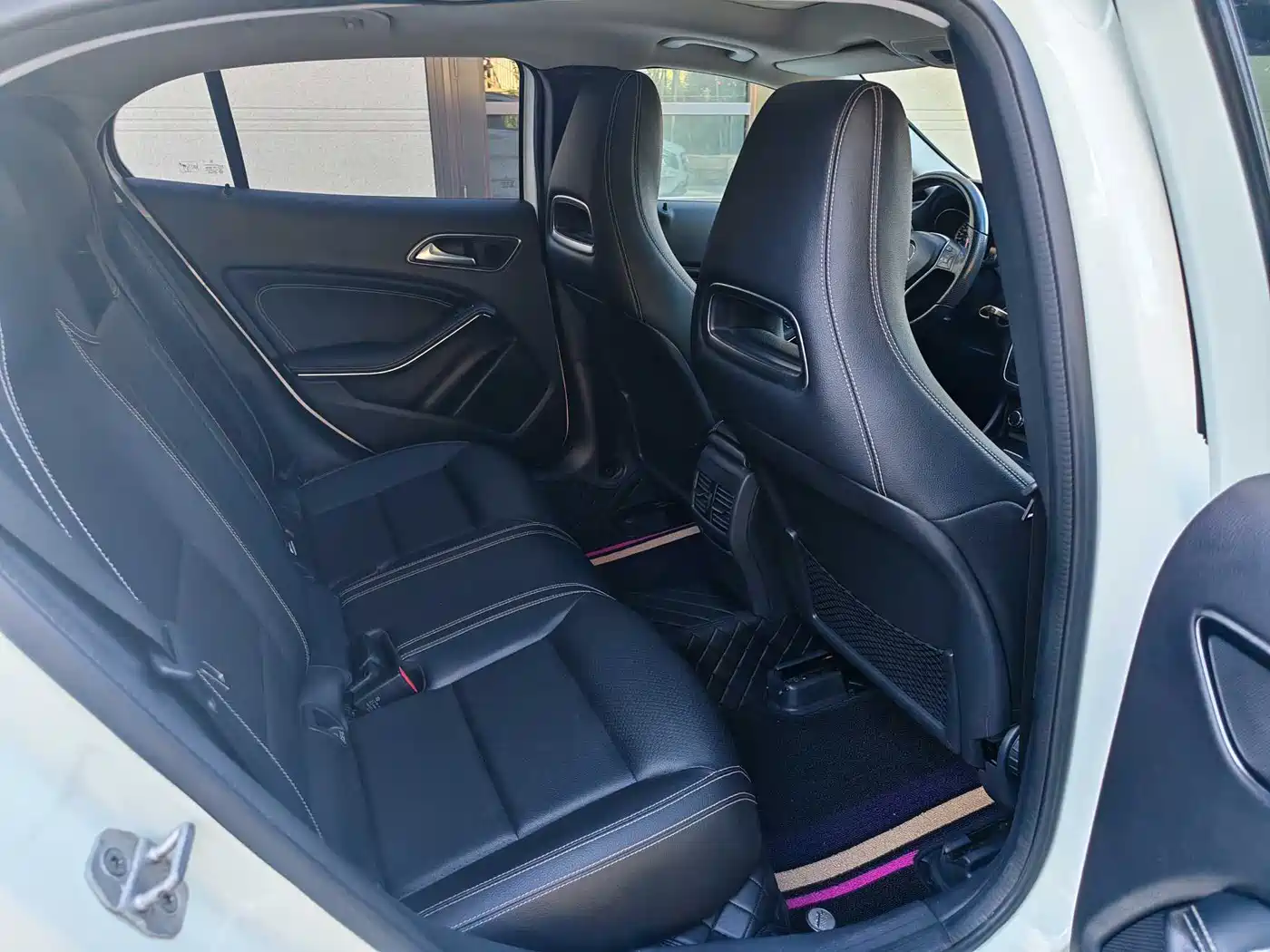 Mercedes-Benz GLA 2015 GLA 200 Dynamic фото 4