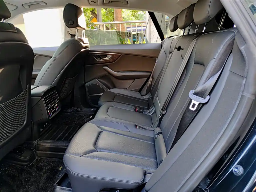Audi Q8 2022 55 TFSI Luxury Dynamic фото 8