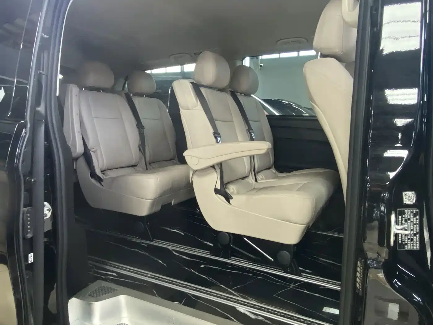 Photo 7 - Mercedes-Benz Vito