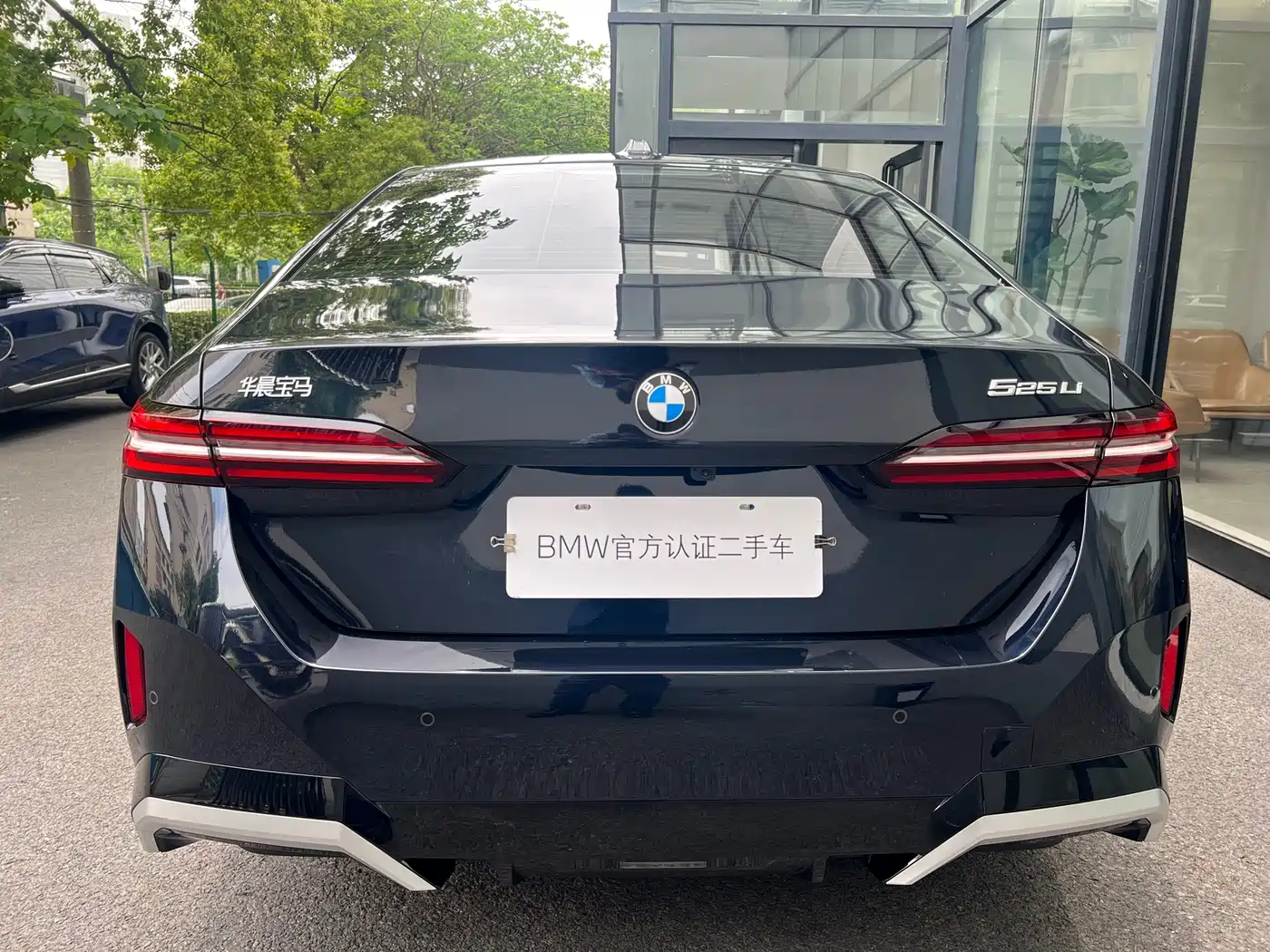 BMW 5 Series 2025 525Li M Sport Package фото 6