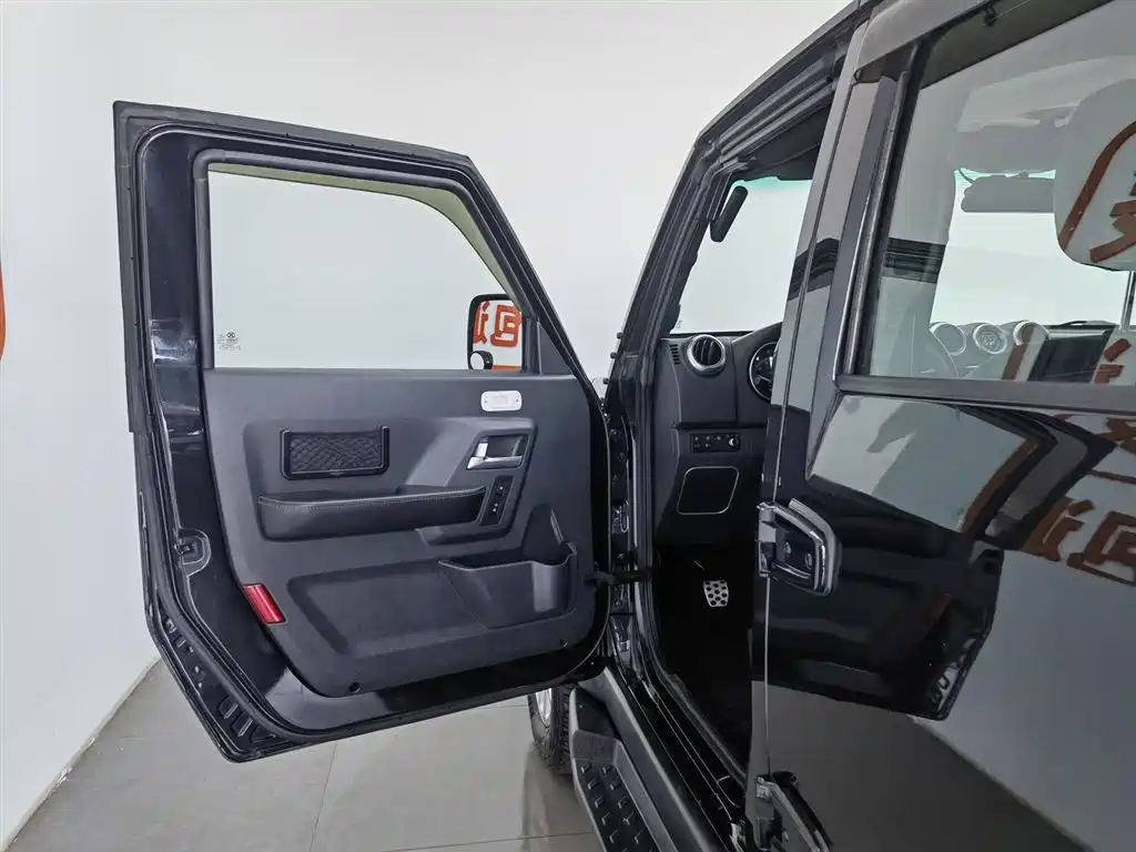 BAIC ORV Beijing Offroad BJ40 2016 Model 40L 2.0T Manual 4WD Premium фото 8