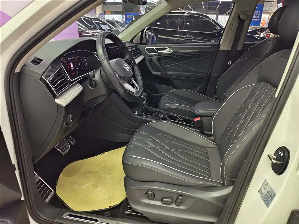 Volkswagen Tiguan L 2022 380TSI Automatic 4WD R-Line Cross Edition 7-Seater фото 10