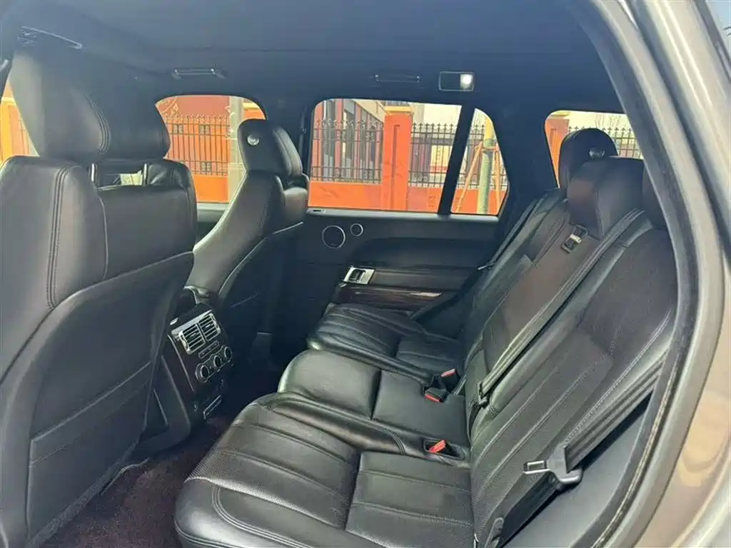 Land Rover Range Rover 2015 3.0 TDV6 Vogue фото 7