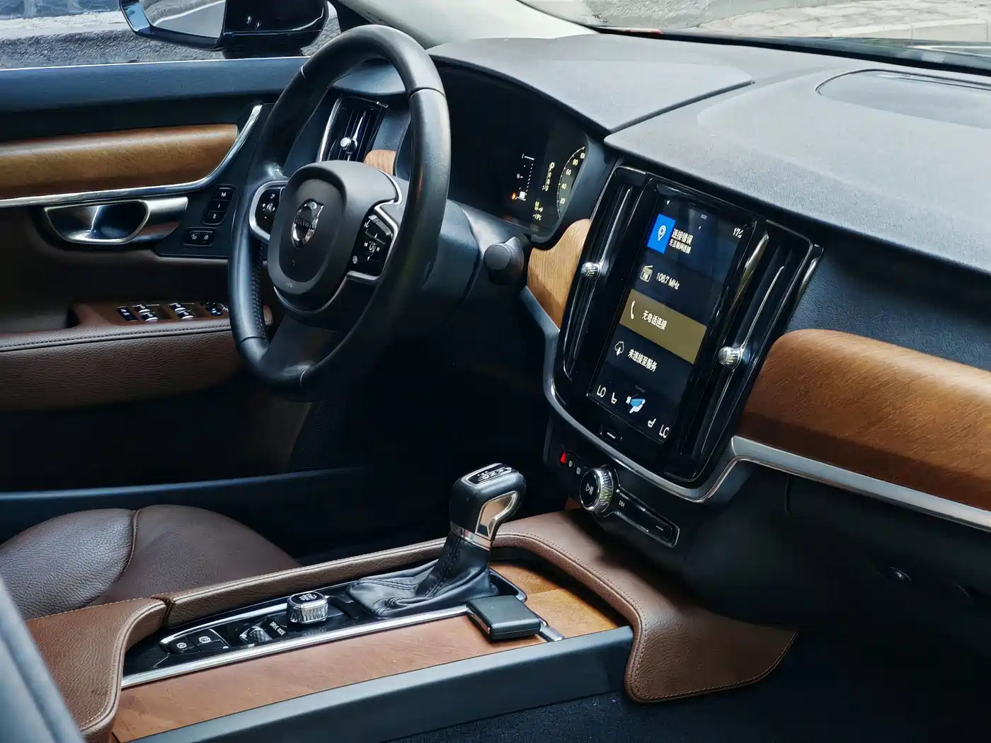 Фото 12 - Volvo S90