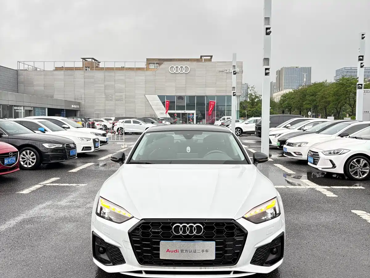 Audi A5 (Import) 2025 Sportback 40 TFSI quattro Collector's Edition Luxury Dynamic фото 2