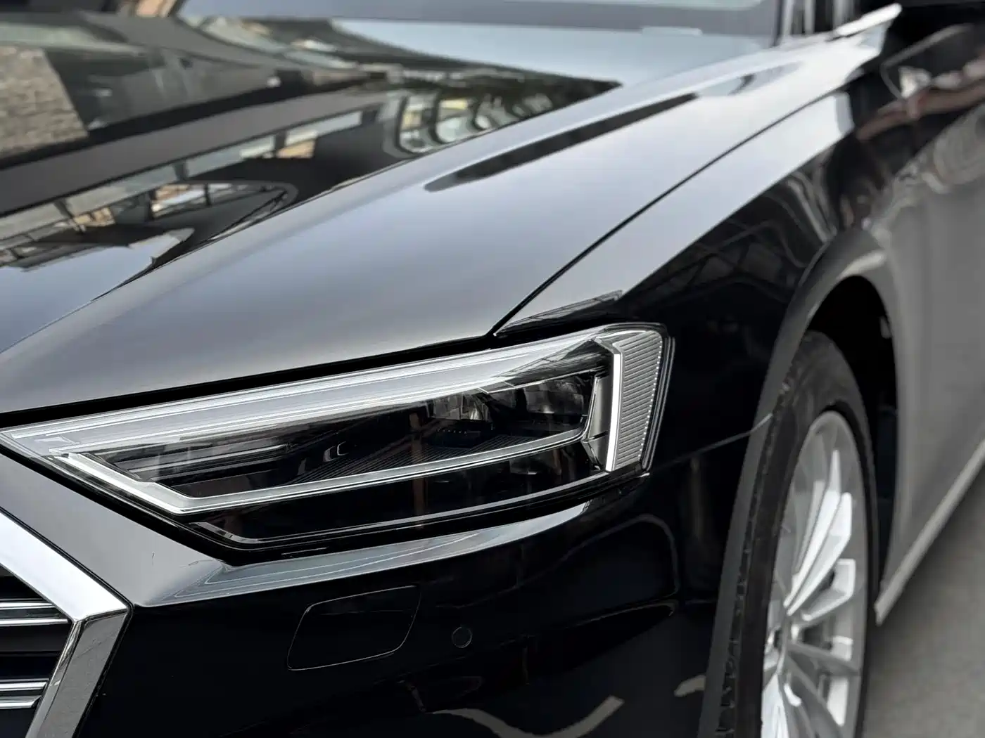 Audi A8 2022 A8L 50 TFSI quattro Comfort Collector's Edition фото 4