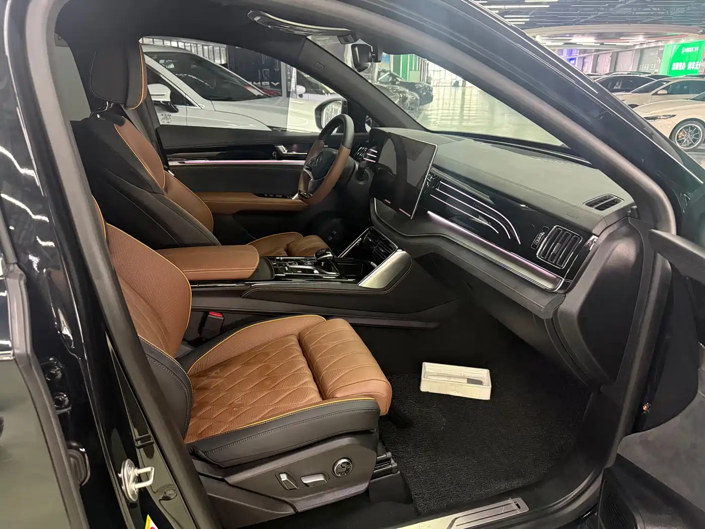 BYD Tang New Energy 2021 DM 2.0T AWD High Performance Genesis Flagship фото 7