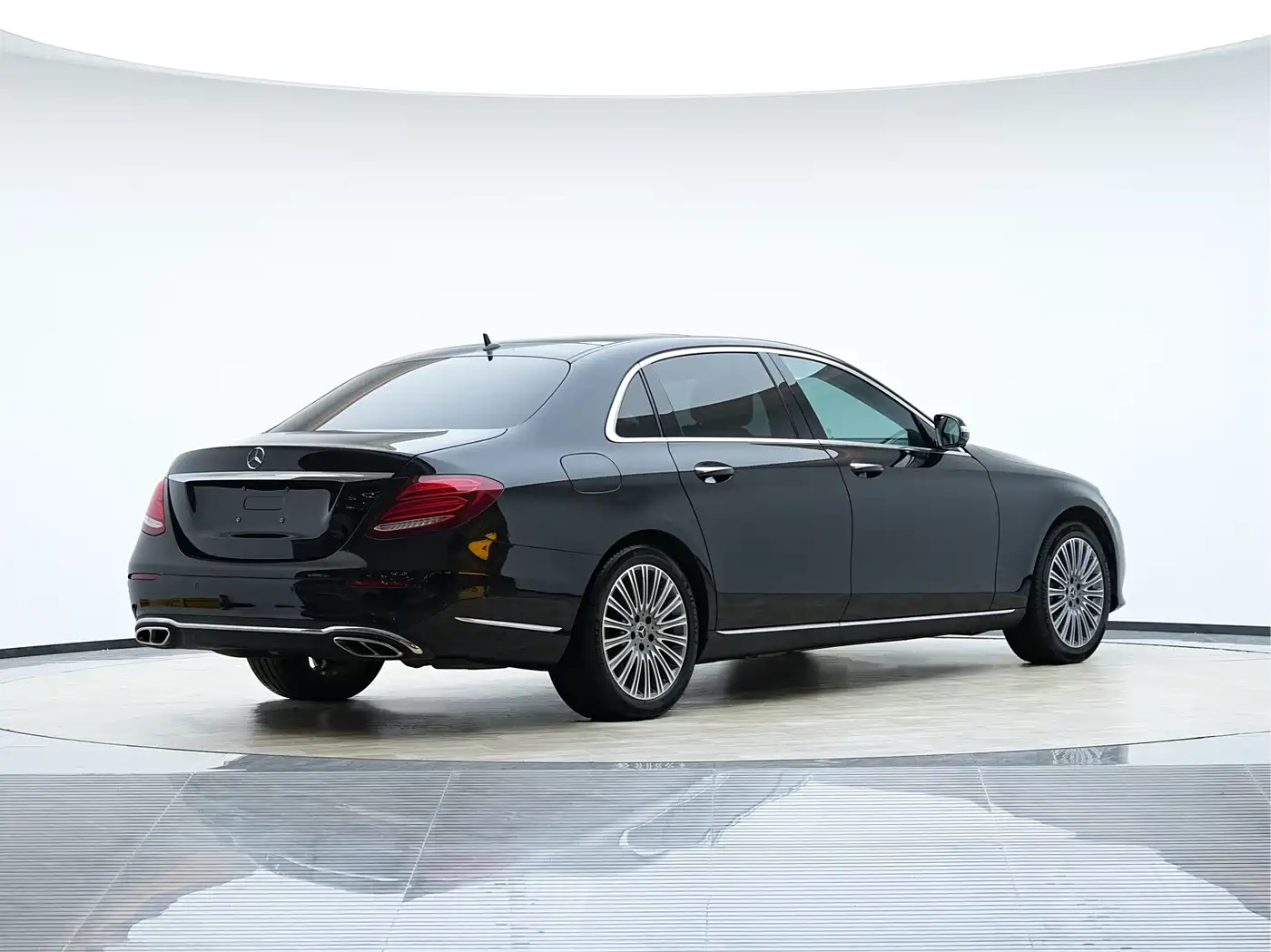 Mercedes-Benz E-Class 2020 E 300 L Luxury Model фото 6